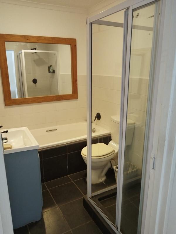 To Let 2 Bedroom Property for Rent in Wynberg Upper Western Cape